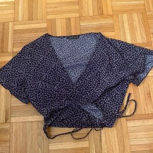 Shein navy and white floral Wrap Around crop top Size XL